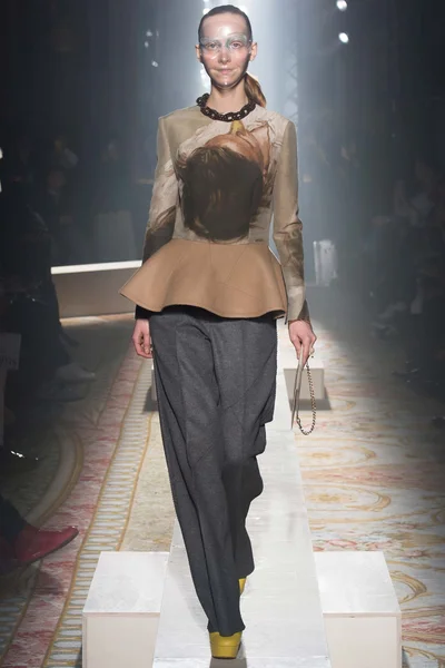 Look 13